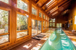 Sunriver by AvantStay Cozy Mountain Home w Indoor Pool and Hot Tub